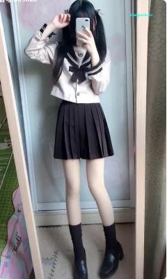 抖音网红热舞美腿合集：晨意野餐兔露脸粉嫩诱人