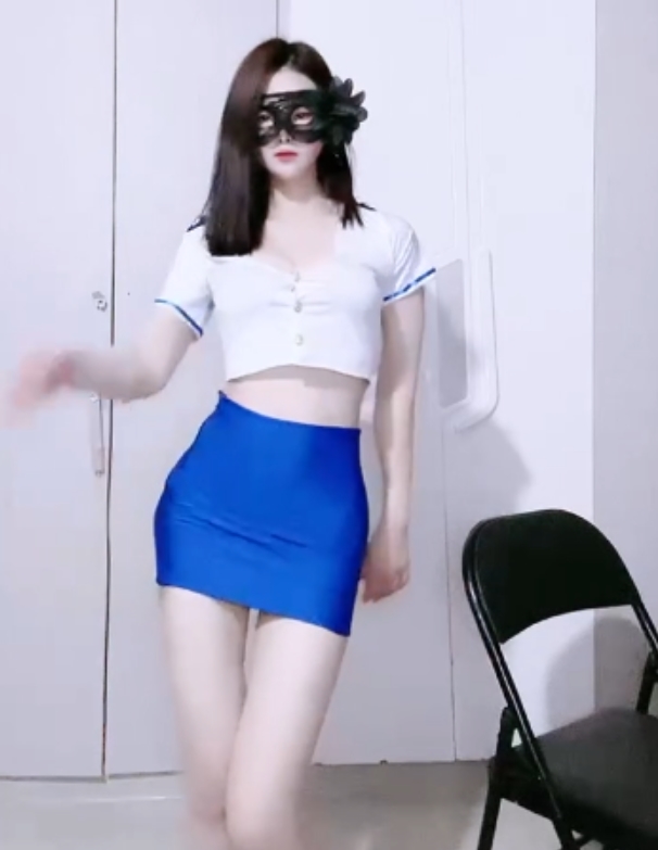 火辣艾米：面纱女神热舞合集，77V+5.73GB视频福利