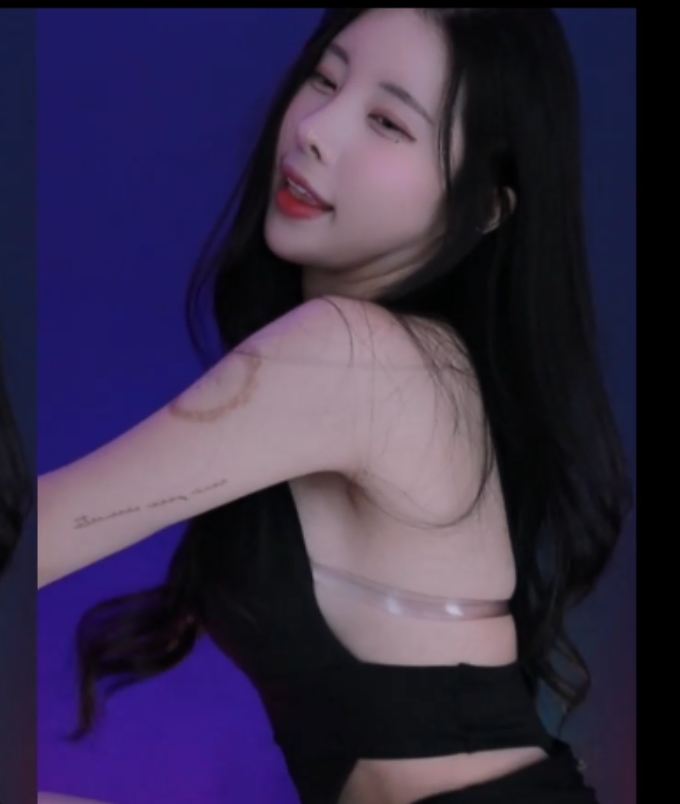 金玉羽韩国美女主播热舞合集10v+2g，球球美臀舞姿惹人心动，百度盘链接30天内有效