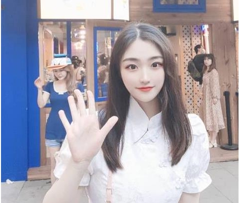 南航空乘大奈丰腴幽会把玩教育视频集