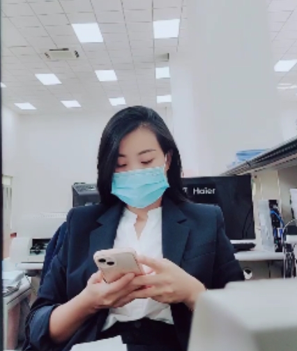 “神秘玩具揭秘！丫头现身，同事面前展示16v5.4g”