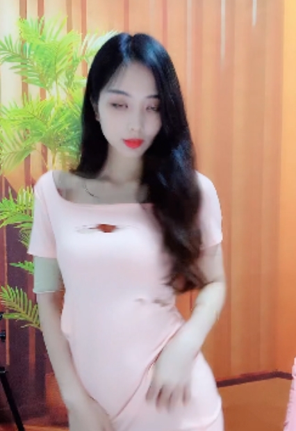 小雨檬热舞福利，收藏下载，漏脸精彩表演