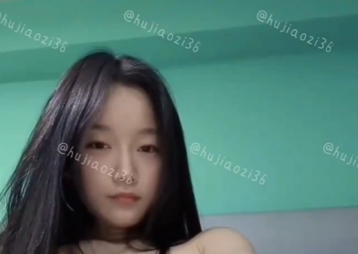 04年女大学生胡椒仔：古风COS婚纱水晶，百度盘压缩软件密码，骚的一批图集最全14G大合集