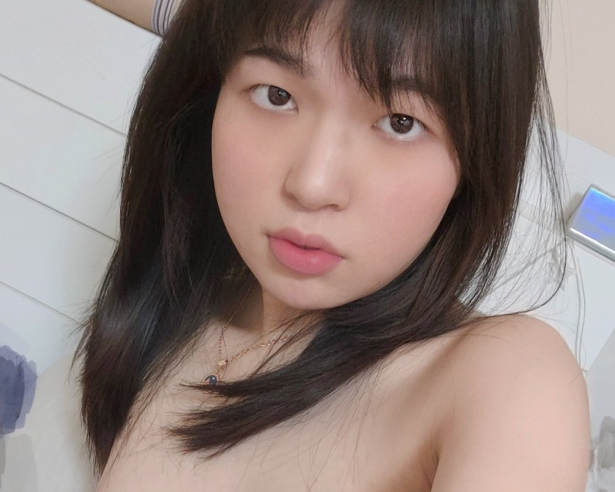 推特粉丝狂热！眼镜TS俞喵喵私拍曝光，收藏量破百，百度搜索热度飙升