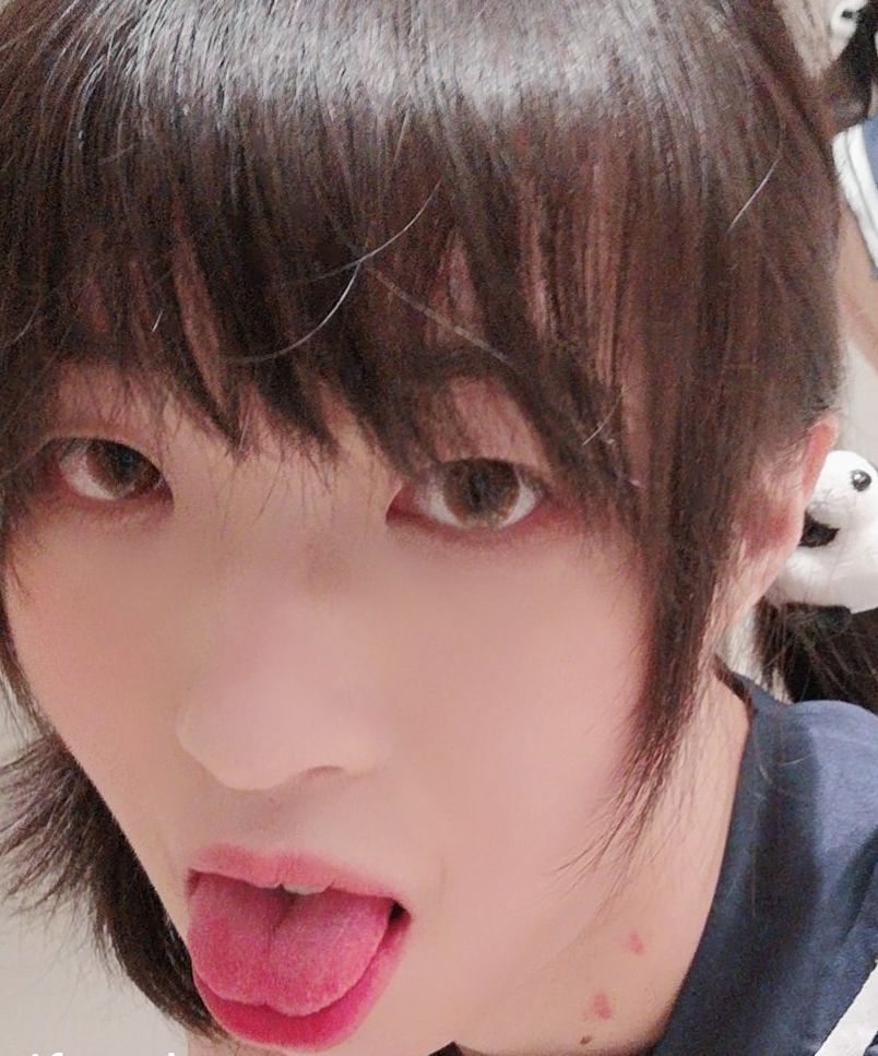 推特粉丝狂热！眼镜TS俞喵喵私拍曝光，收藏量破百，百度搜索热度飙升