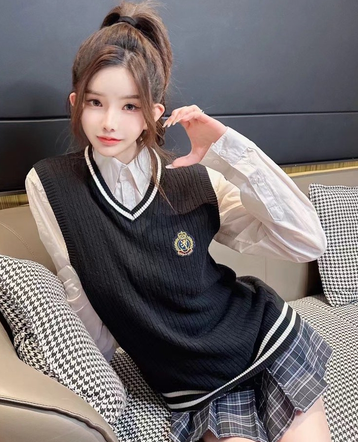 上海高颜值TS刘依依福利合集下载，总大小1.62G，视频数量56部，照片数量98张，解压链接详询