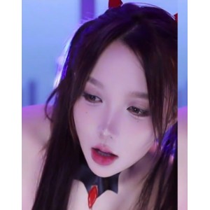 根据您提供的内容，为该商品取一个热舞女神minana五月精彩舞蹈合集[35Videos+10GB]转载搬运百度盘