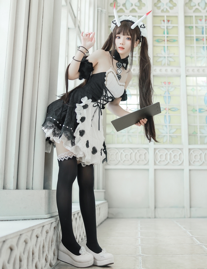 虚拟世界的角色扮演视频合集花柒Hana，唐可可，星雨咲夜，幽幽子，能代女仆，蓬莱山辉夜，蕾姆绵羊，食铁兽音律联觉,魂魄妖梦cos夏版，105P，1.27G大小，揭秘神秘主播花柒Hana的多面魅力！