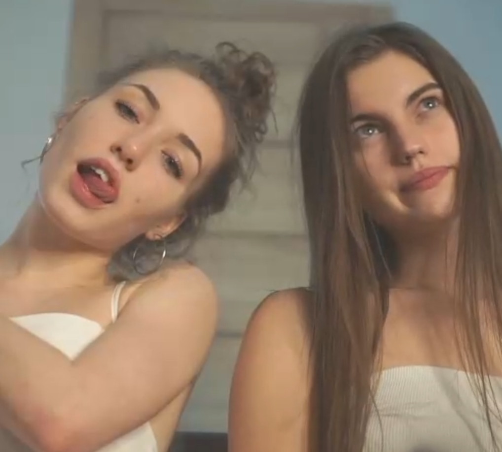 妖舌65v31.3g：Hoolybunny收藏道具尺度适中，百度热搜