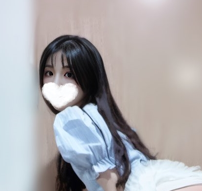 小粥推出举牌定制私拍服务，峰值人气突破177万！视频大小和数量由粉丝自行定制，快来收藏吧！收藏213