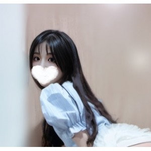 小粥推出举牌定制私拍服务，峰值人气突破177万！视频大小和数量由粉丝自行定制，快来收藏吧！收藏213