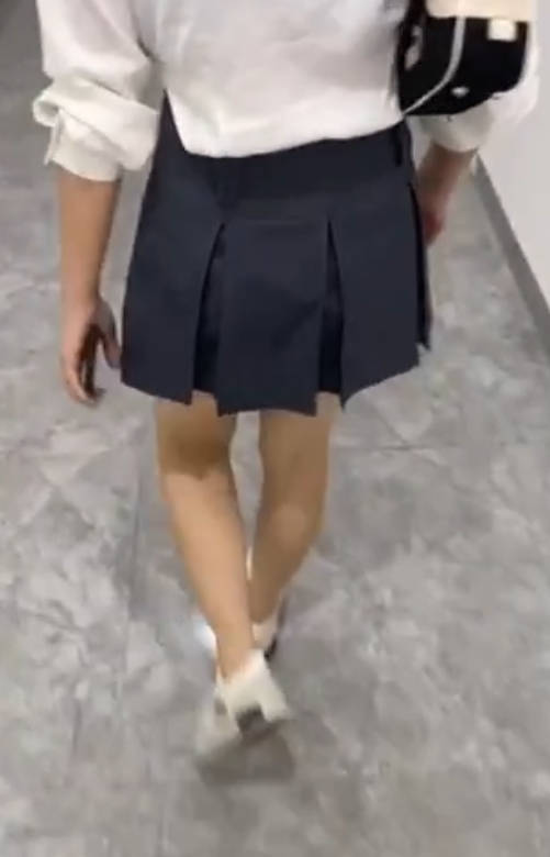 79v13.8g视频主播91酒风：补百度ED2K，笑容灿烂