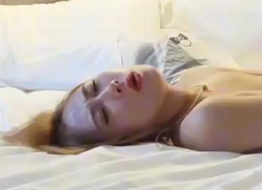 健身教练御姐宝妈全程露脸，展现16分钟精彩自拍，魅力与实力并存！