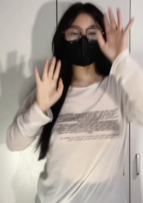 独特魅力！热舞福利姬榴莲变装合集，10个视频1.15G