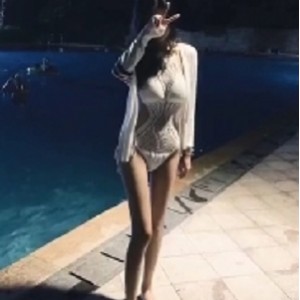 优质银夫娇妻完美气质反差32V2.45G百度云，搬运资源看图下载