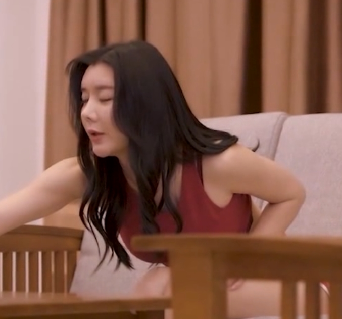 自行打包百度盘模特侄女最新合集1V1.88G，解压观看注意事项