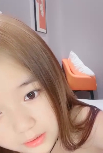 姐妹花百度盘青春互动合集1V414M，性感撩骚特写