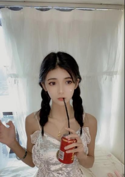 斗鱼狗头妹子性感直播合集1部1.6G绝版完整