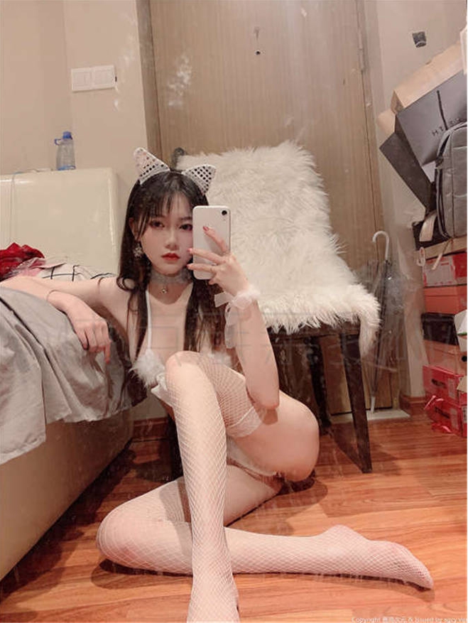 魔法秋秋亲亲诱惑推特COS合集1部20G