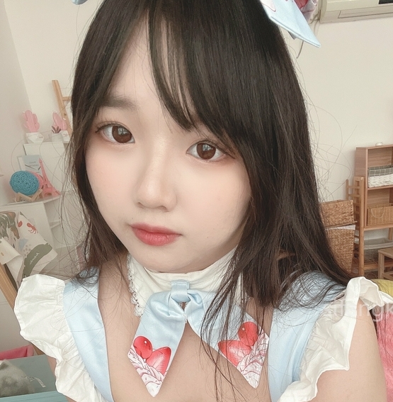 Onlyfansmikaying私人订制震撼视频1部50G独家