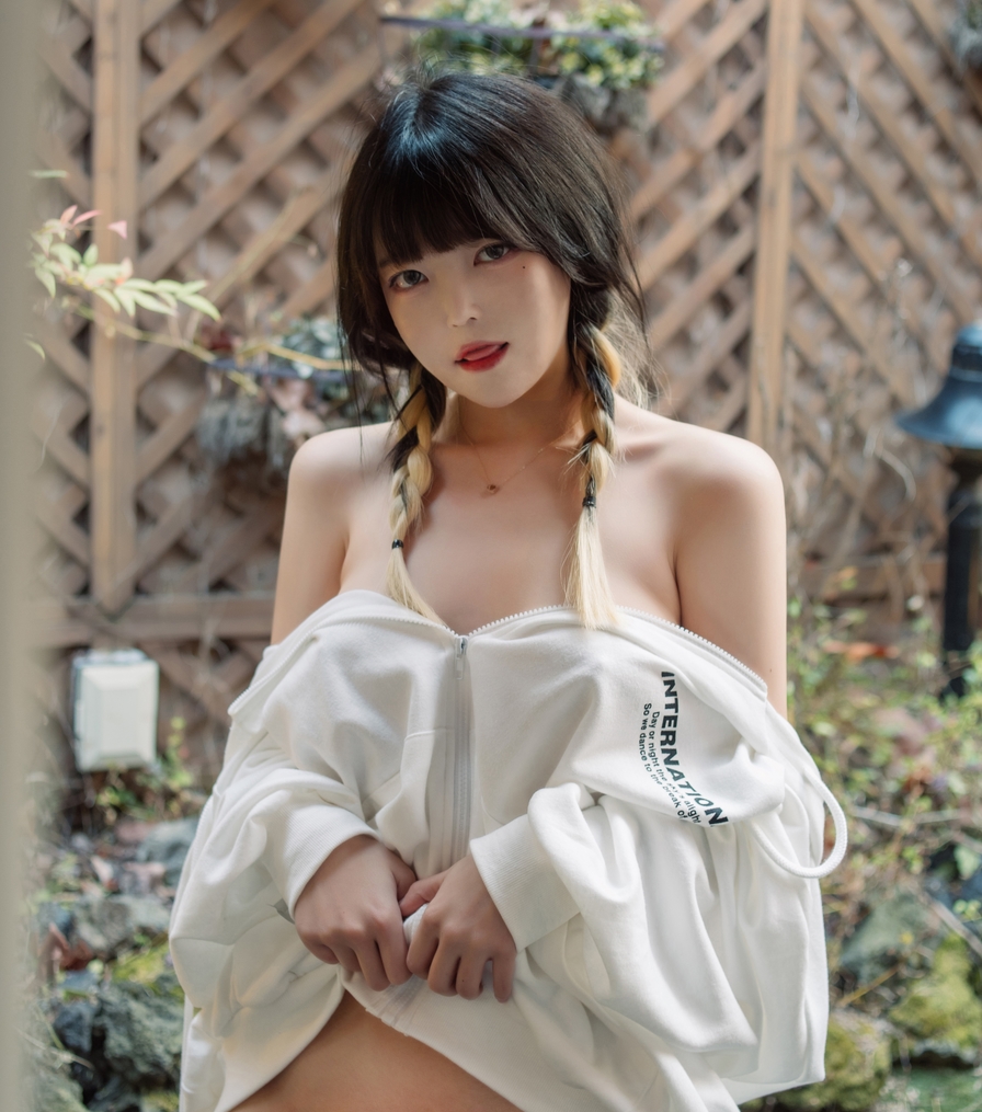 推特韩国Aram劲舞视频28部28.3G美腿晃眼