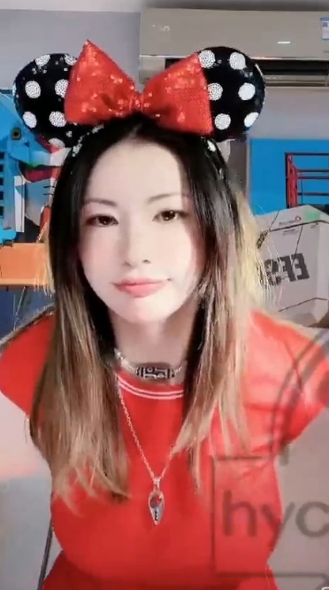 抖音霸王兽美腿视频合集196部15.3G黑丝浴室特写