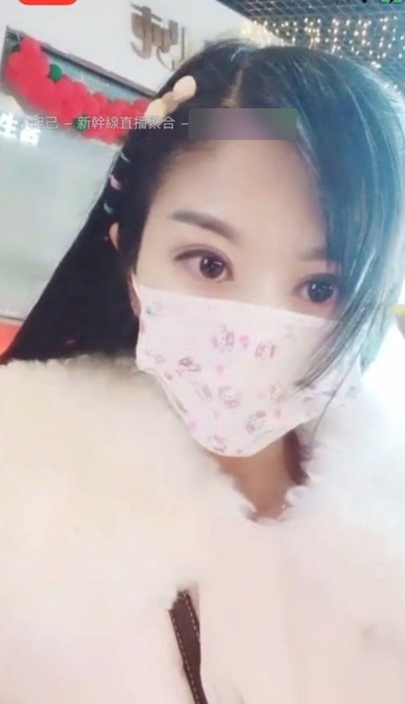 百度盘小狐狸晴儿会下雨户外大黑牛合集31部38G，胆子很大的重庆妹子