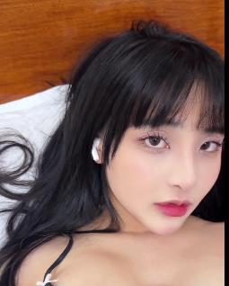 OnlyFansyuumeilyn漫展私拍32部1.7G车灯耀眼