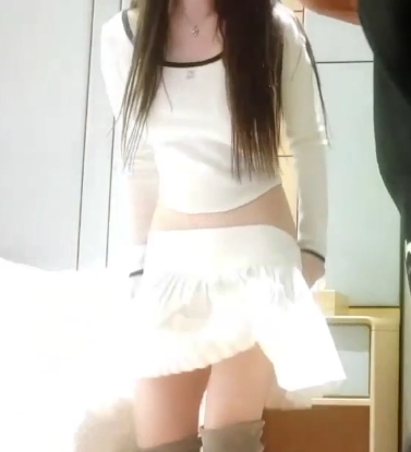 推特软妹小樱过道给力私密视频1V291M大胆释放