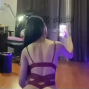 洛幽幽福利直播合集217部97G太火辣