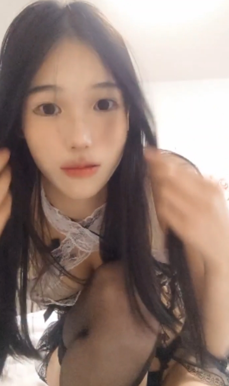 推特长腿女神新奇探险21部39.4G诱惑