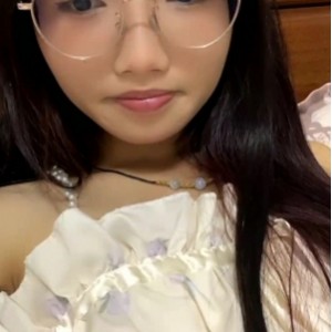 学妹十四诗宿舍珍藏138部118G丰满诱惑