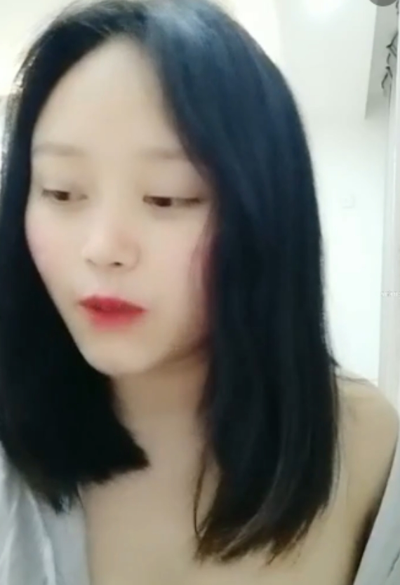 抖音小毒甜野外自拍7.4G8部超火辣