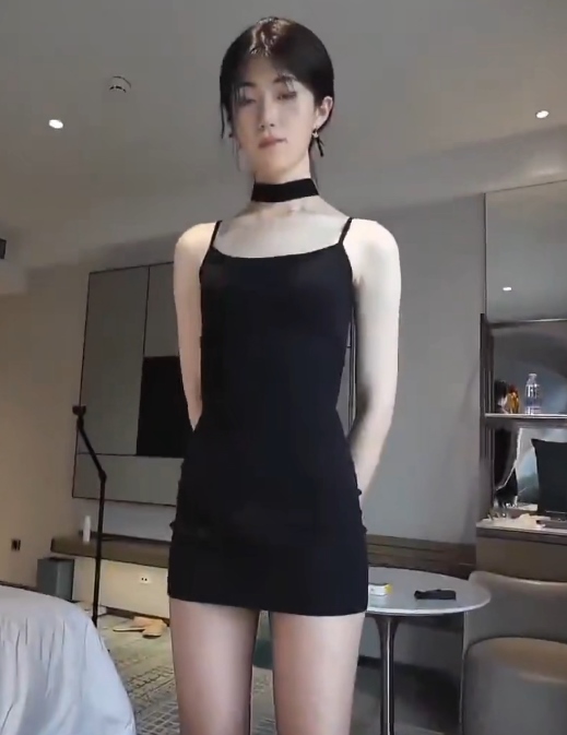 推特妮卡西伪娘作品1部880M太销魂了