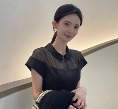 优质反差女神舌头会转弯喜欢从后面情感交流