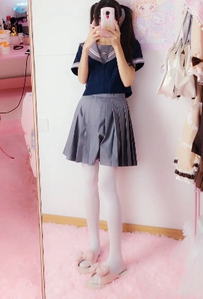 皮皮娘又又酱未展示学妹服装视频1V1.02G甜度爆表