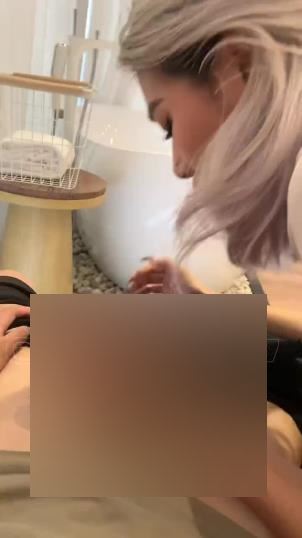 AKAGUCCI7劲爆私房特训合集5V推特长腿美女与狗296M太吸睛
