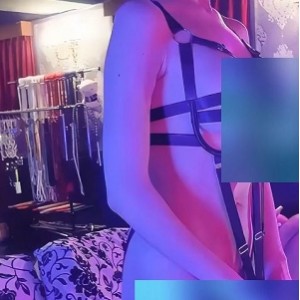 2.74GB超狂多人指教Mia真带感宽哥作品