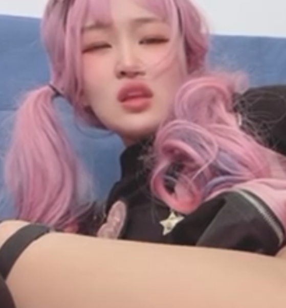 小鹿酱露脸福利姬百部精选26G太嫩了