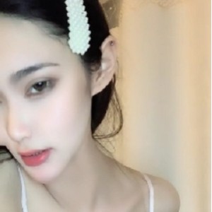 网盘泄密艺术系美女自拍1V470M某处水声太开心