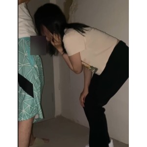 百度盘年轻小情侣楼梯间嘴艺互动视频1部123M女友技巧太娴熟