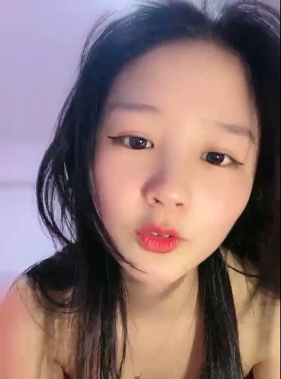 18岁嫩妮妮自拍31V合集13G度盘粉嫩得让二弟抬头