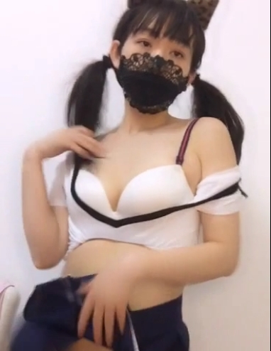 花房优质姑娘有尺度自嗨秀9部2.45G宅男必备