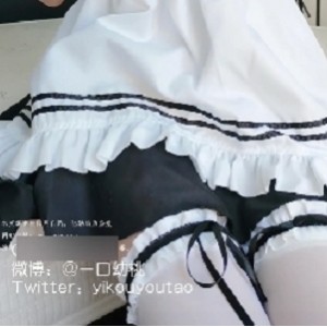 推特莉莉女仆大胆私拍16P1V100M春光炸裂